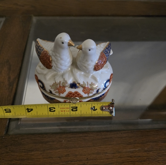 Porclain hand painted love bird trinket box Andrea by Sadek - Picture 9 of 12